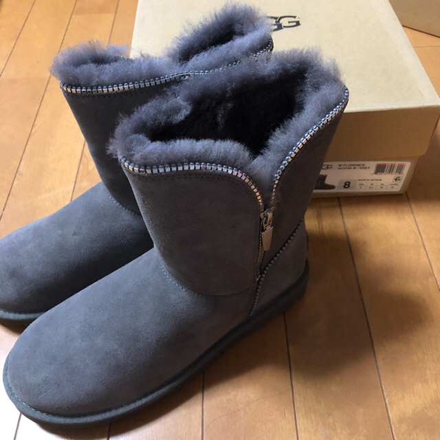 UGG(アグ)の新品！UGG FLORENCE ムートンブーツ アグ シープスキン 激安！ レディースの靴/シューズ(ブーツ)の商品写真