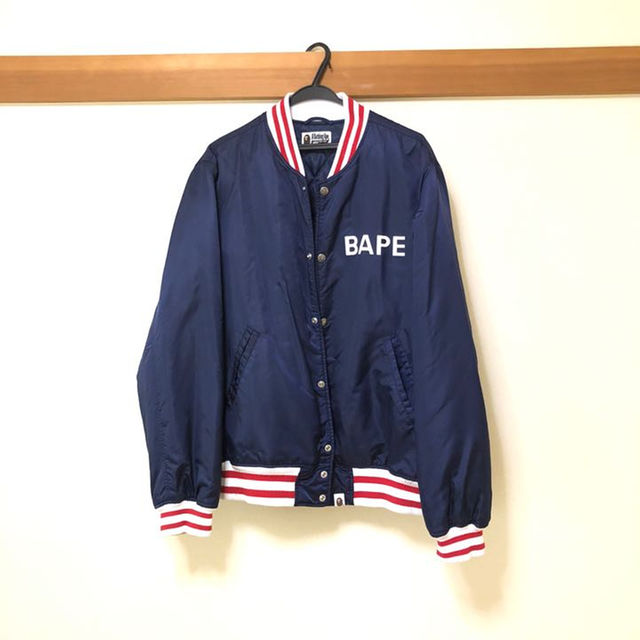 A BATHING APE(アベイシングエイプ)の送料込み BAPE スタジアムジャンパー スタジャン XL メンズのジャケット/アウター(スタジャン)の商品写真