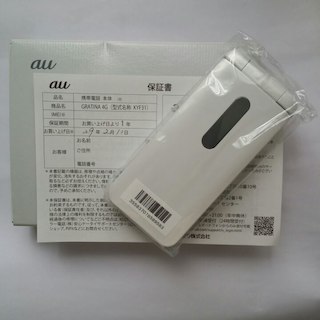 キョウセラ(京セラ)の【新品】au GRATINA 4G KYF31 WHITE(携帯電話本体)