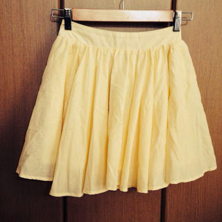 レトロガール(RETRO GIRL)の黄色シフォンスカート(ミニスカート)