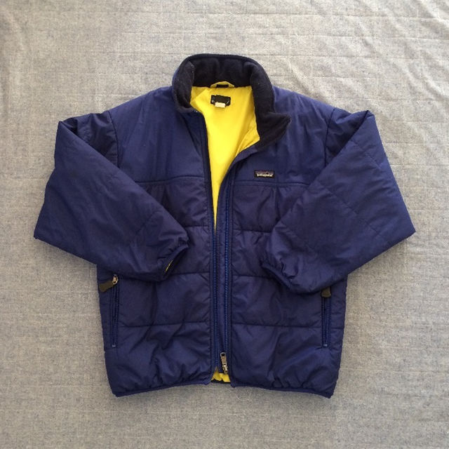 patagonia(パタゴニア)のパタゴニア ダウン キッズL ブルー キッズ/ベビー/マタニティのキッズ服男の子用(90cm~)(ジャケット/上着)の商品写真