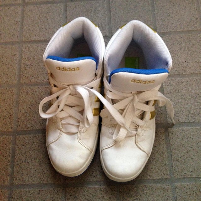 adidas(アディダス)の＊30日まで＊¥2,500→¥2,000 レディースの靴/シューズ(スニーカー)の商品写真