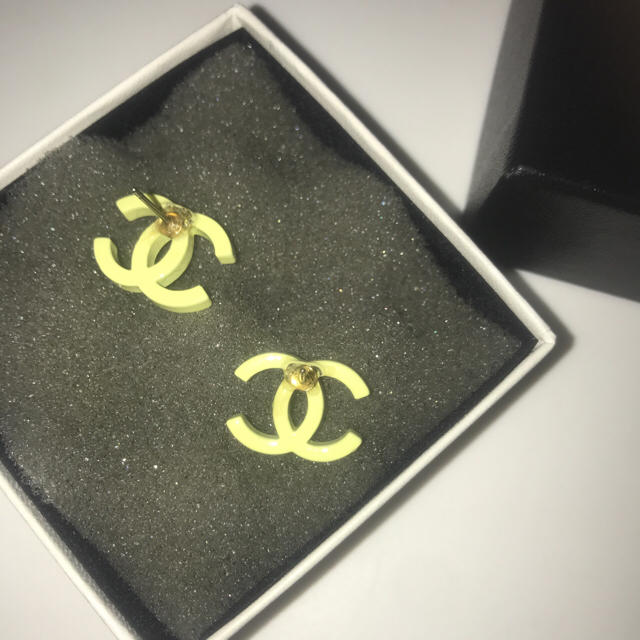 CHANEL(シャネル)のココマークピアス レディースのアクセサリー(ピアス)の商品写真