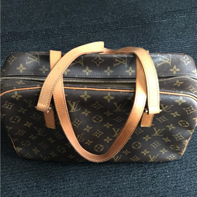 LOUIS VUITTON(ルイヴィトン)のLouis Vuitton シテ モノグラム トートバッグ レディースのバッグ(トートバッグ)の商品写真