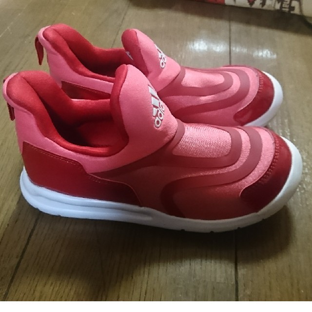 adidas(アディダス)のアディダスキッズ  スニーカー キッズ/ベビー/マタニティのキッズ靴/シューズ(15cm~)(その他)の商品写真