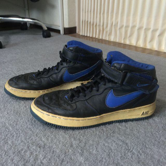 NIKE(ナイキ)のNIKE AIR FORCE 1 MID ブルー　ブラック　29cm メンズの靴/シューズ(スニーカー)の商品写真