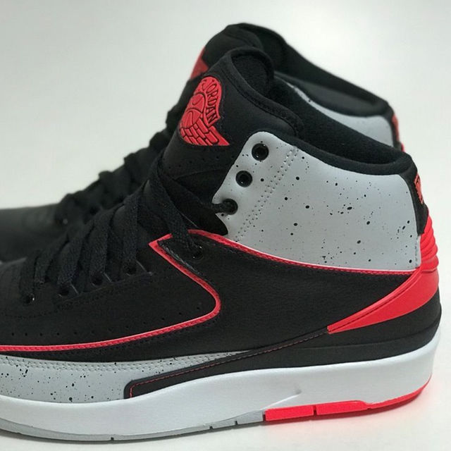 NIKE(ナイキ)のNIKE AIR JORDAN 2 INFRARED エア ジョーダン 2 メンズの靴/シューズ(スニーカー)の商品写真