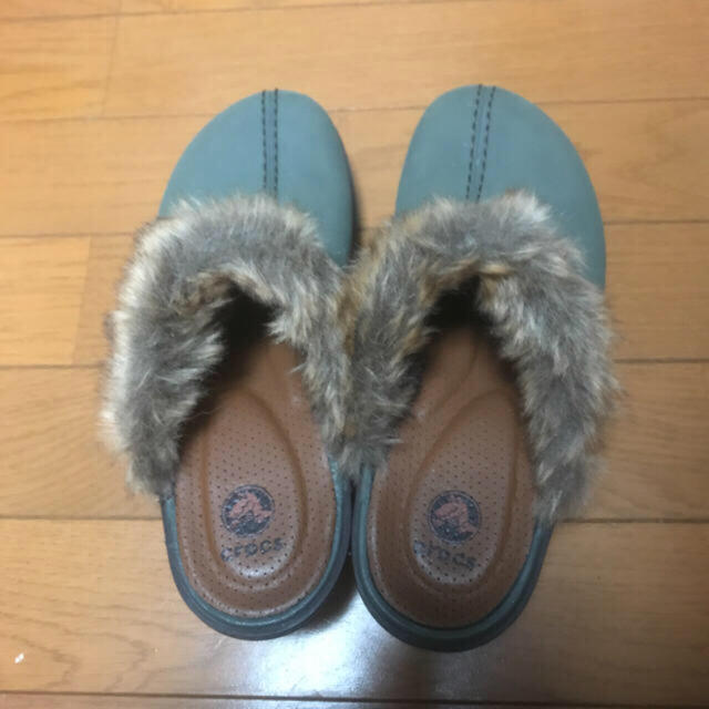 crocs(クロックス)のクロックス  ファズ  サボサンダル W7 23〜23.5㎝ レディースの靴/シューズ(サンダル)の商品写真