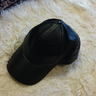 ザラ(ZARA)のZARA ザラ レザー調 合皮 キャップ 帽子 黒 フリーサイズ(キャップ)
