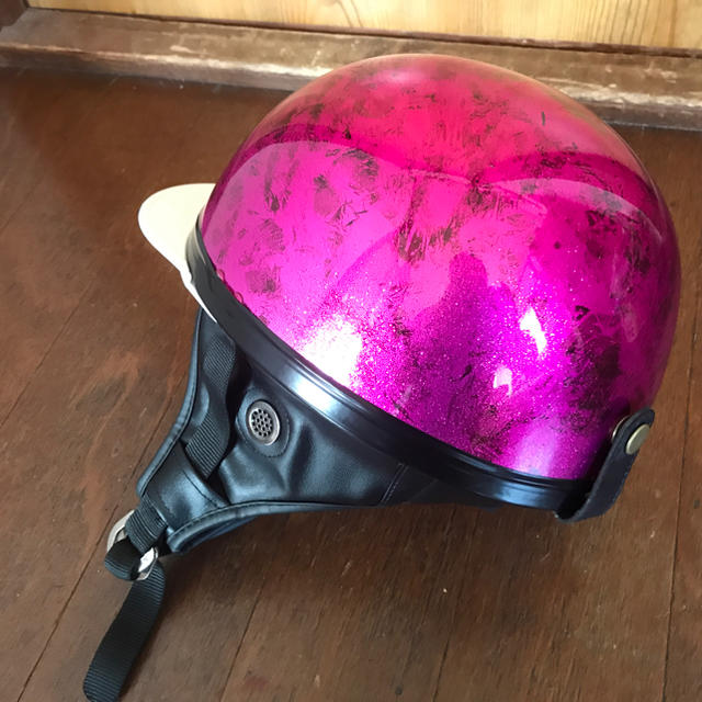 新品塗装 キャンディーピンクラメ ラップ塗装 コルク半 ヘルメット 自動車/バイクのバイク(ヘルメット/シールド)の商品写真
