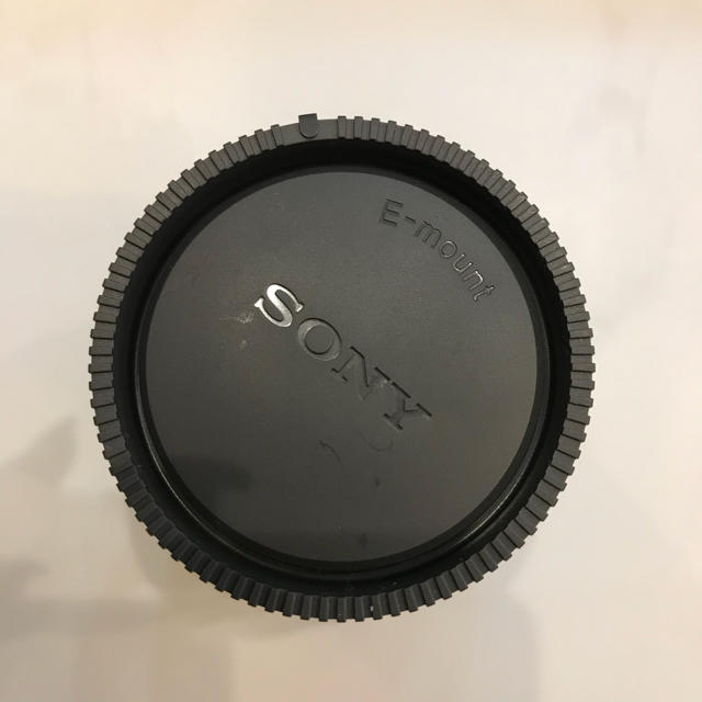 SONY(ソニー)のsony FE 28-70mm F3.5-5.6 OSS SEL2870 美品 スマホ/家電/カメラのカメラ(レンズ(ズーム))の商品写真