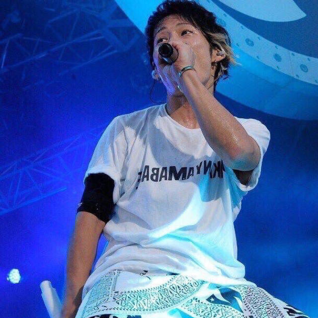 M(エム)のUVERworld TAKUYA∞着用Tシャツ エンタメ/ホビーのタレントグッズ(ミュージシャン)の商品写真