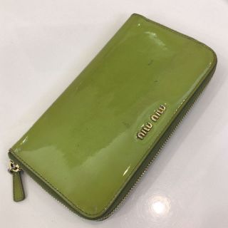 MIU MIU(財布 ・ グリーン・カーキ/緑色系)のフリマアイテム一覧 MIU MIU(財布 ・ グリーン・カーキ/緑色系)のフリマアイテム一覧