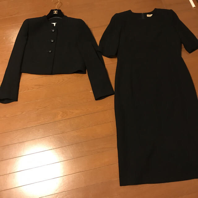 Pierre Balmain(ピエールバルマン)の極美品ピエールバルマン のハイクラスな喪服 サイズ11号 イギン レディースのフォーマル/ドレス(礼服/喪服)の商品写真