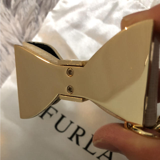 Furla(フルラ)のフルラ  キーリング リボン 新品未使用品 レディースのファッション小物(キーホルダー)の商品写真