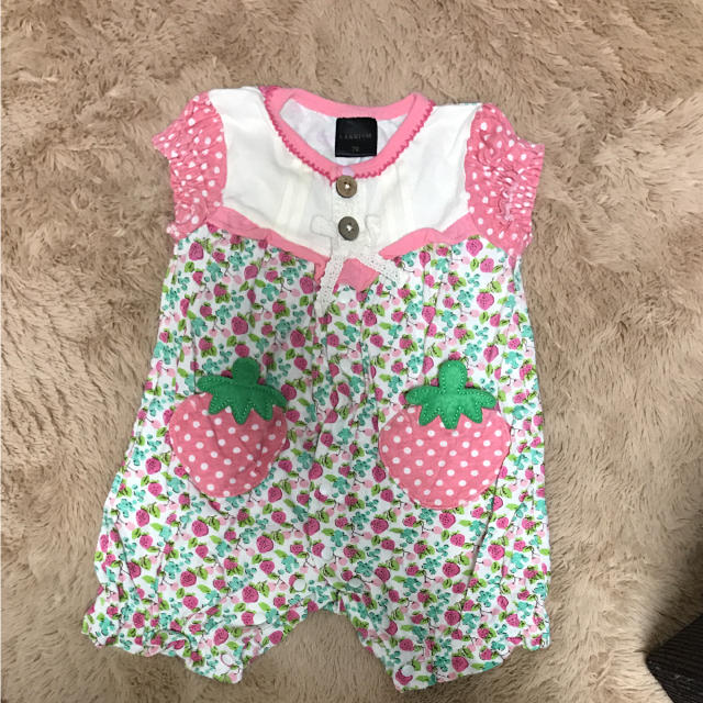 kid’s zoo(キッズズー)のいちご ロンパース 70 キッズ/ベビー/マタニティのベビー服(~85cm)(ロンパース)の商品写真