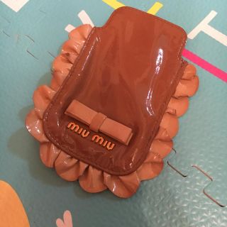 ミュウミュウ(miumiu)のミュウミュウ ケース(ポーチ)