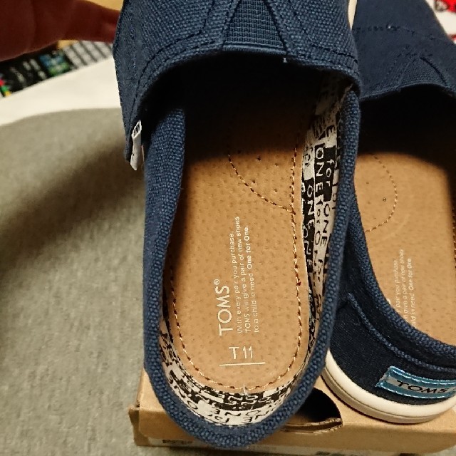 TOMS(トムズ)のTOMS 17.5cm キッズ/ベビー/マタニティのキッズ靴/シューズ(15cm~)(スニーカー)の商品写真