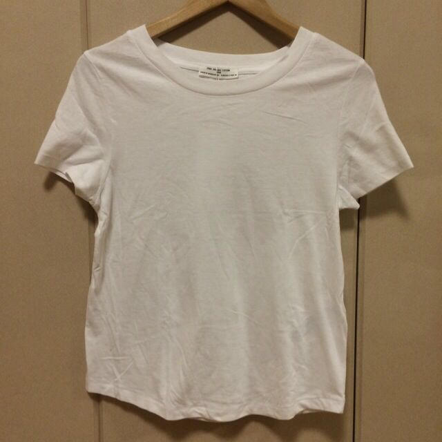 ZARA(ザラ)のZARA 無地ホワイトTシャツ レディースのトップス(Tシャツ(半袖/袖なし))の商品写真