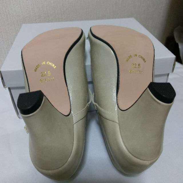 【新品】パンプス　22.5cm【未使用】 レディースの靴/シューズ(ハイヒール/パンプス)の商品写真