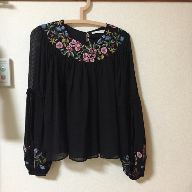 ZARA(ザラ)のザラ✳︎トラファトップス✳︎ レディースのトップス(カットソー(長袖/七分))の商品写真