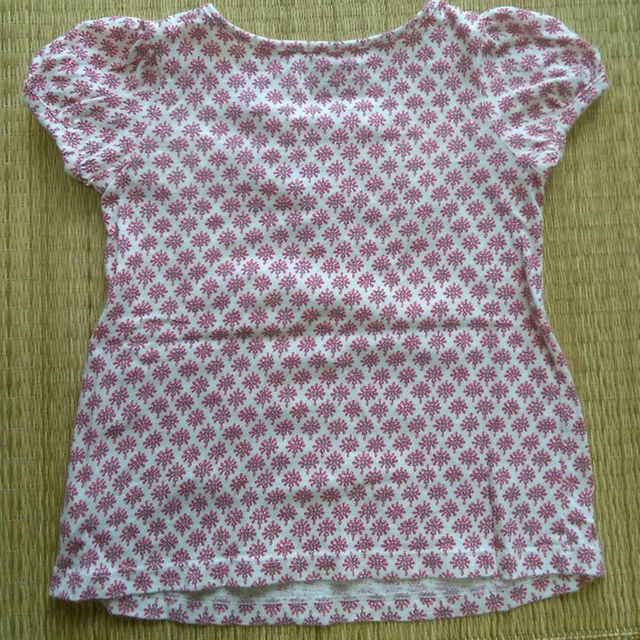 babyGAP(ベビーギャップ)の80㎝⭐Baby Gap 花柄トップス キッズ/ベビー/マタニティのベビー服(~85cm)(その他)の商品写真