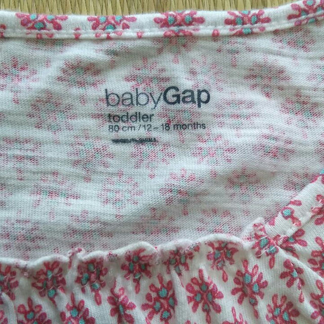 babyGAP(ベビーギャップ)の80㎝⭐Baby Gap 花柄トップス キッズ/ベビー/マタニティのベビー服(~85cm)(その他)の商品写真