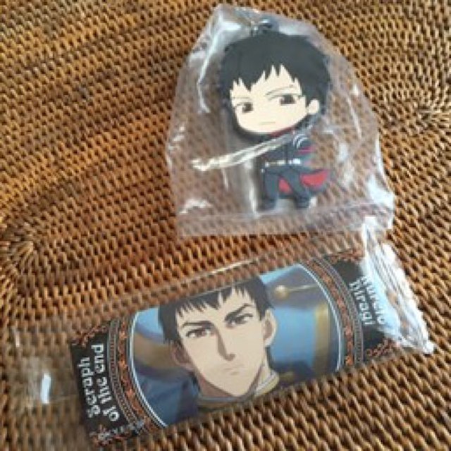 終わりのセラフ 柊暮人 ラバーストラップと缶バッジの通販 By ぴの S Shop ラクマ 終わりのセラフ 柊暮人 ラバーストラップと缶バッジの通販 By ぴの S Shop ラクマ