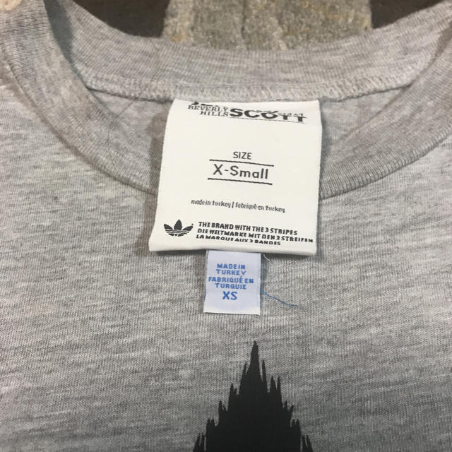 adidas(アディダス)のadidas JEREMYSCOTT Tシャツ グレー メンズのトップス(Tシャツ/カットソー(半袖/袖なし))の商品写真