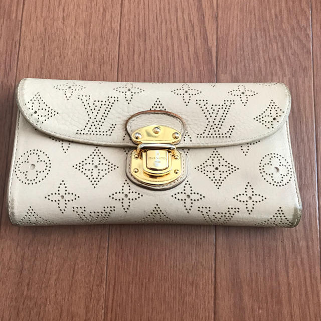 LOUIS VUITTON(ルイヴィトン)のお値下げ🎵 ルイヴィトン マヒナ財布 レディースのファッション小物(財布)の商品写真