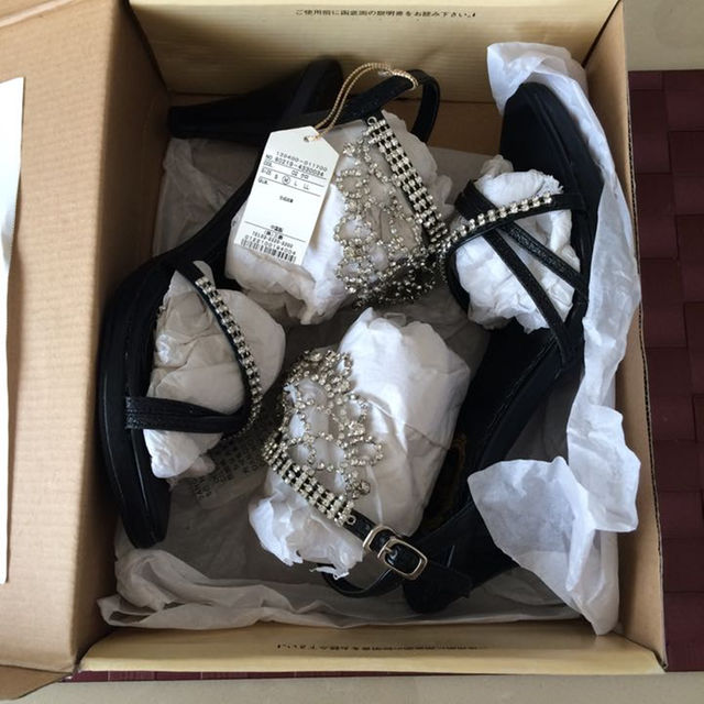 ✨値下げしました✨【新品・タグ付き】パーティサンダル レディースの靴/シューズ(サンダル)の商品写真