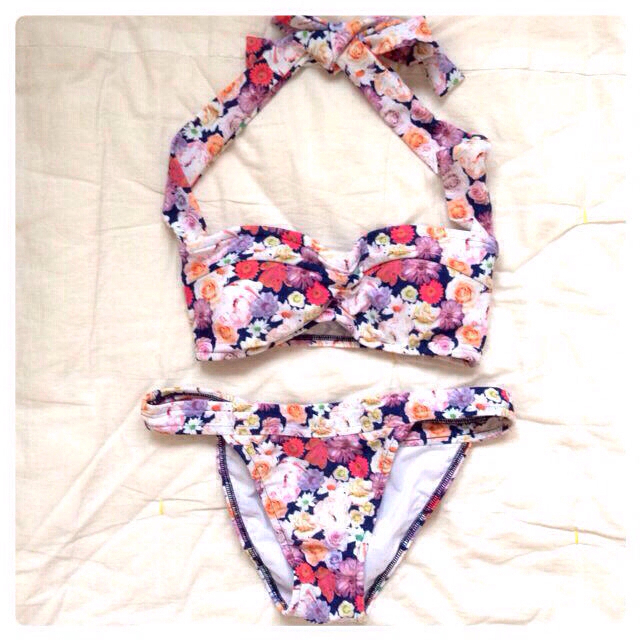 FLOWERホルターSWIMWEAR