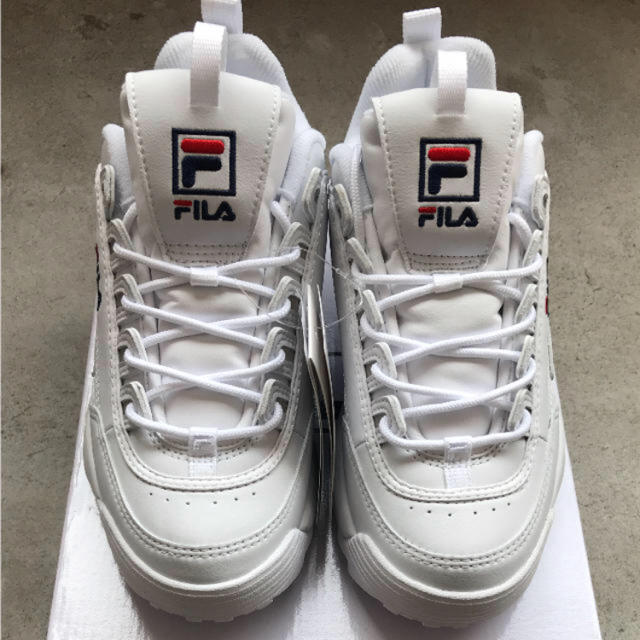 FILA(フィラ)の27.0cm FILA DISRUPTOR2 白フィラ 厚底スニーカー 新品 メンズの靴/シューズ(スニーカー)の商品写真