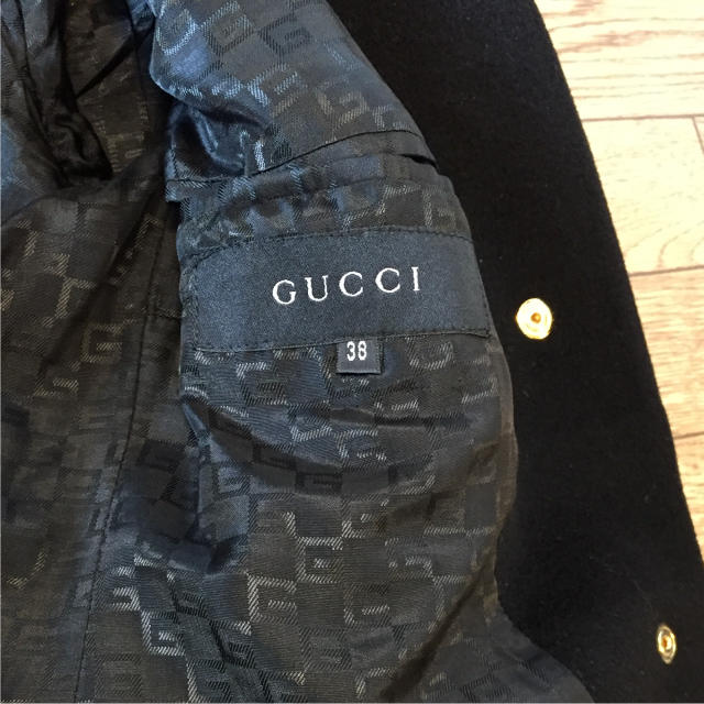 Gucci(グッチ)のGUCCI レディースコート 黒 38 レディースのジャケット/アウター(ロングコート)の商品写真