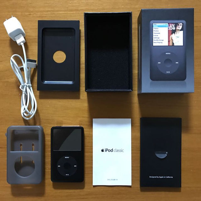 iPod classic 80GB ブラック（Apple Dock付）-