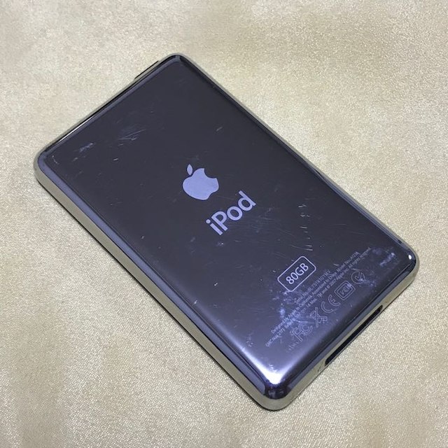 iPod classic 80GB ブラック（Apple Dock付）-