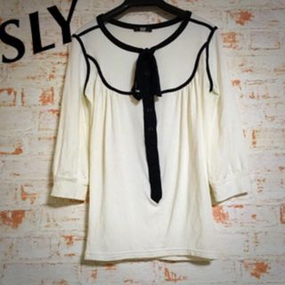 スライ(SLY)のSLY トップス(カットソー(長袖/七分))