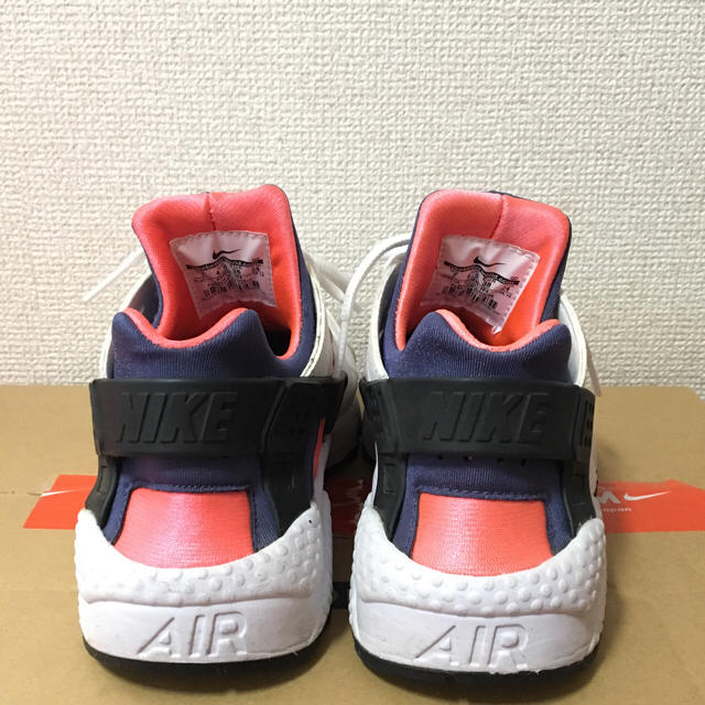 NIKE(ナイキ)のNIKE AIR HURACHI エア ハラチ US 7 24.0 cm レディースの靴/シューズ(スニーカー)の商品写真