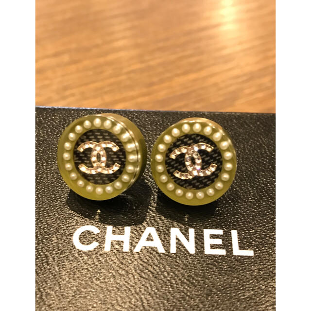 Chanel 17年新作 Chanel ピアス パール 17c Mの通販 By 玲 プロフ確認お願い致します シャネルならラクマ