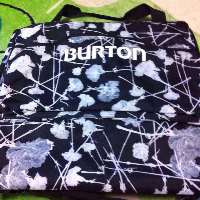 BURTON(バートン)のBURTONボードケース レディースのバッグ(スーツケース/キャリーバッグ)の商品写真