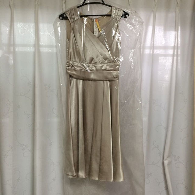 COMME CA ISM(コムサイズム)のパーティドレス☆シャンパンゴールド レディースのフォーマル/ドレス(ミディアムドレス)の商品写真