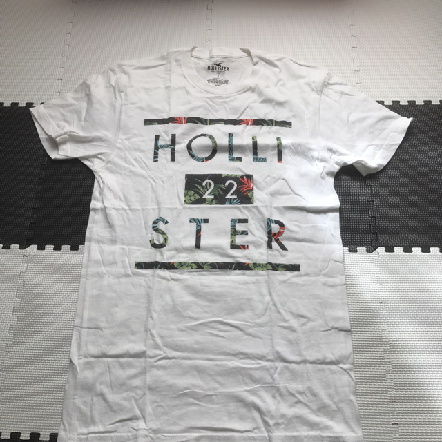 Hollister(ホリスター)のS10さま専用 メンズマフラー&teeシャツ メンズのファッション小物(マフラー)の商品写真