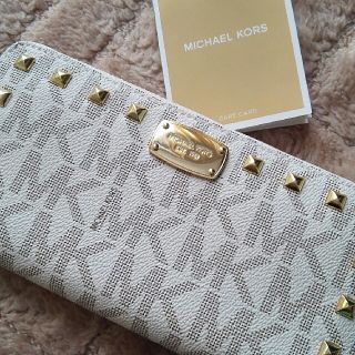 マイケルコース(Michael Kors)の新品　MICHAEL KORS 長財布　VANILLA  収納たっぷり(財布)