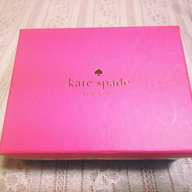 kate spade new york(ケイトスペードニューヨーク)の《ケイトスペード 箱》⚠箱だけです レディースのファッション小物(名刺入れ/定期入れ)の商品写真