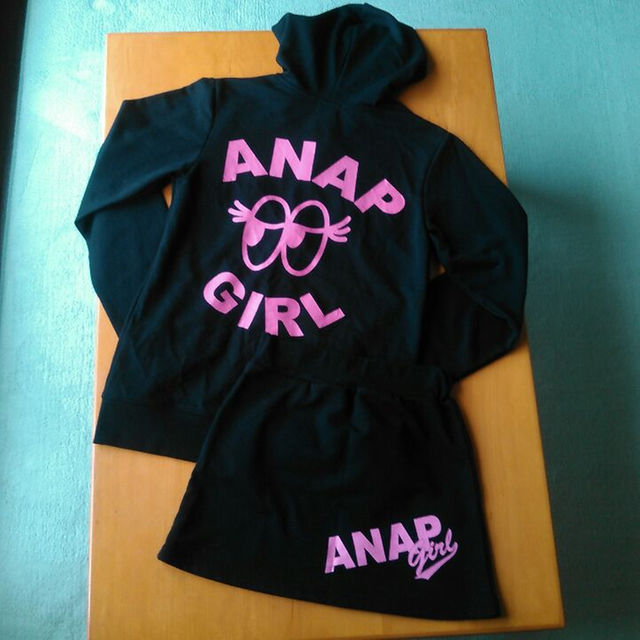 ANAP Kids(アナップキッズ)の★値下げしました★ANAP4点すべて新品！ キッズ/ベビー/マタニティのキッズ服女の子用(90cm~)(ジャケット/上着)の商品写真