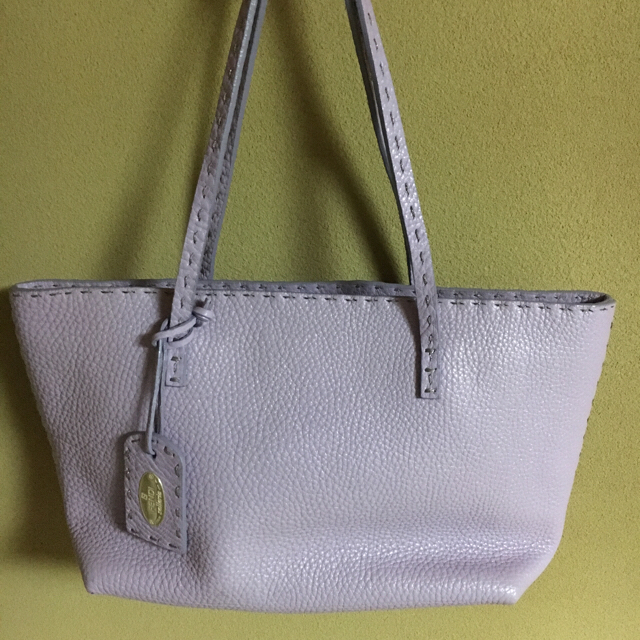 美品!FENDIフェンディ セレリア-