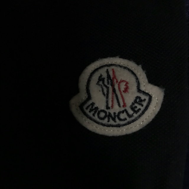 MONCLER(モンクレール)のモンクレール ブラックポロシャツ 美品 メンズのトップス(ポロシャツ)の商品写真