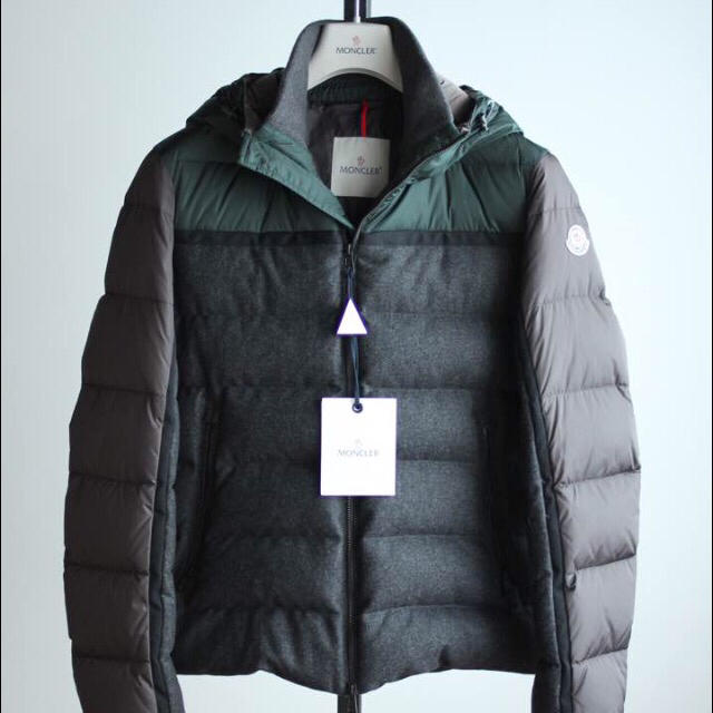 MONCLER - ⭕️071106様【タグ付き新品】希少 雑誌掲載 上級モデル