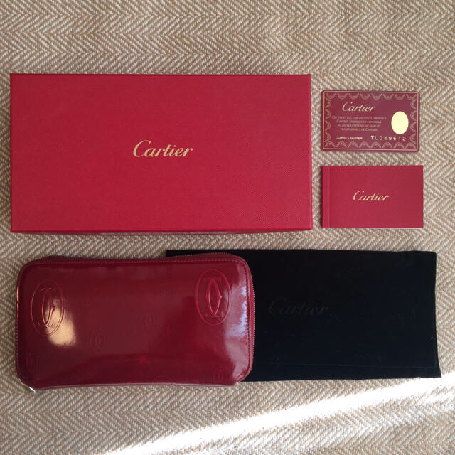 Cartier ハッピーバースデー 長財布 ラウンドファスナー