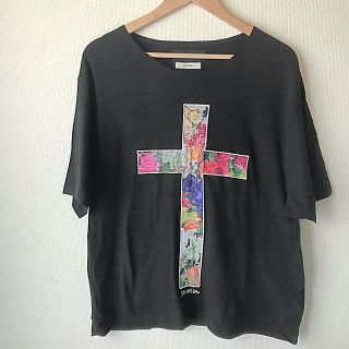 ジュエティ(jouetie)のPHENOMENONコラボクロスフラワー jouetie 花柄 (Tシャツ(半袖/袖なし))